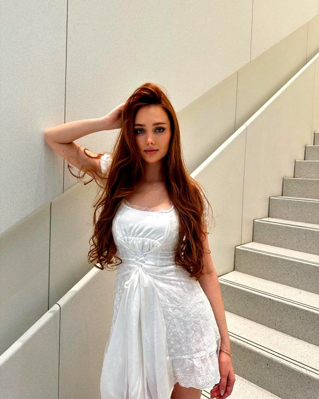 Эскортница Адель, возраст – 19, вес 55, размер груди – 2
