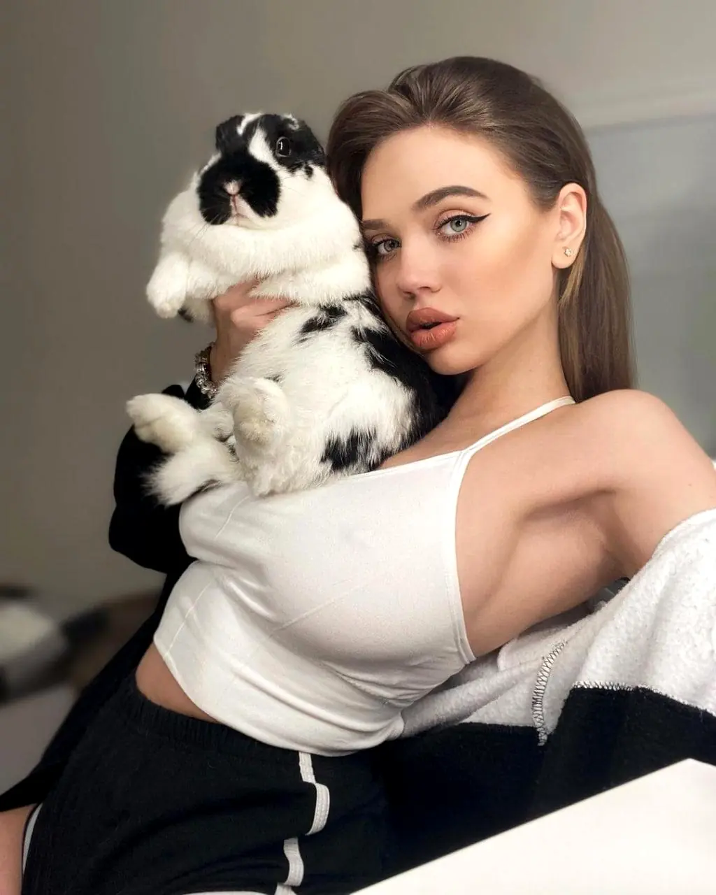 Эскортница Вероника, возраст – 21, вес 50, размер груди – 2