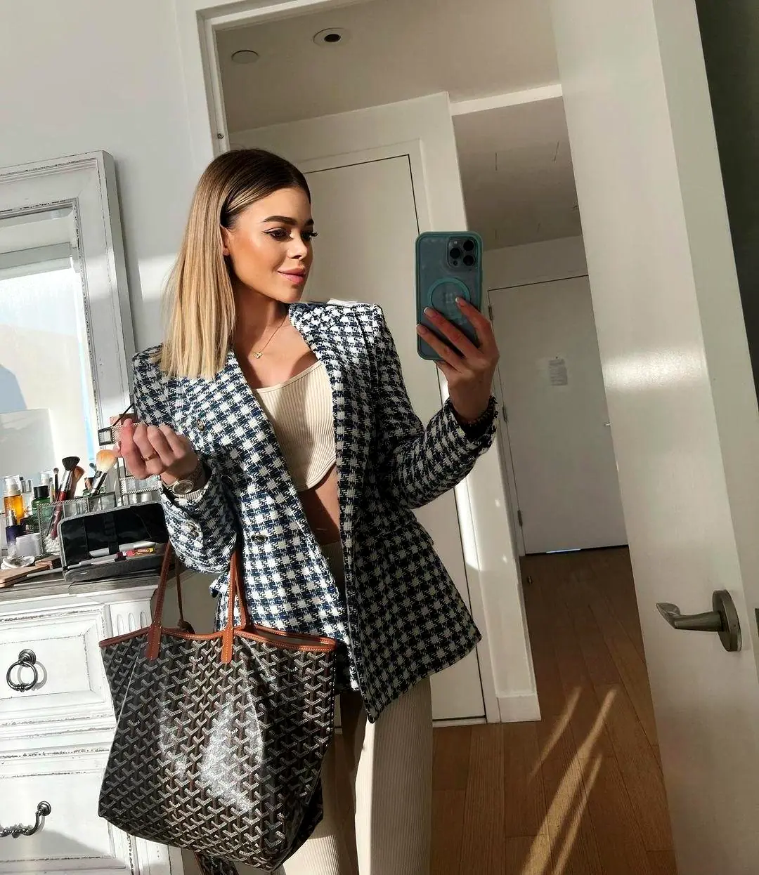 Эскортница Арина, возраст – 21, вес 48, размер груди – 3