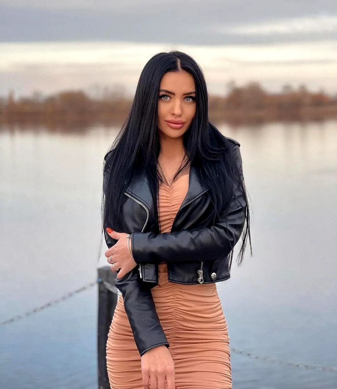 Эскортница Анна, возраст – 23, вес 56, размер груди – 3