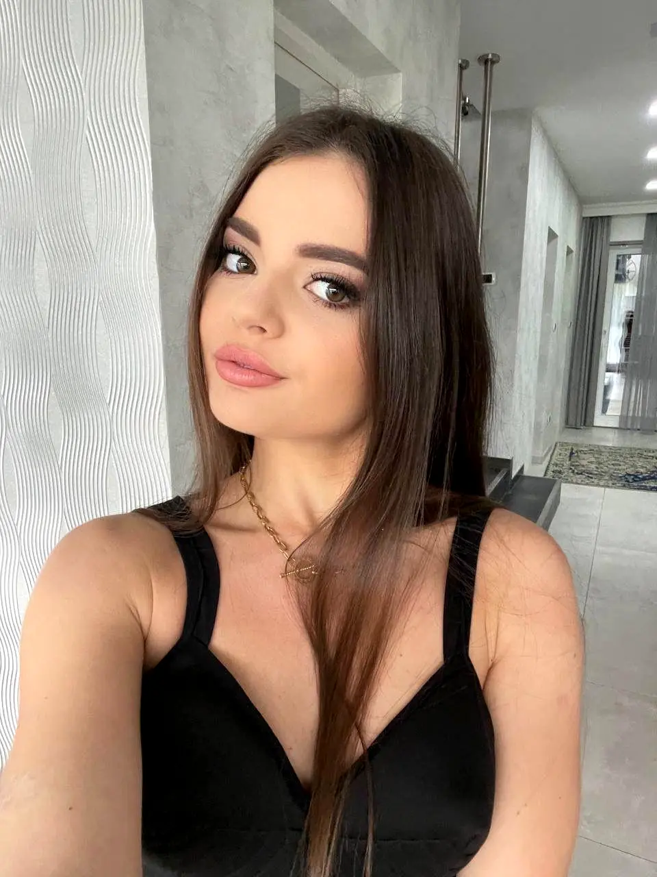 Эскортница Эми, возраст – 23, вес 54, размер груди – 2