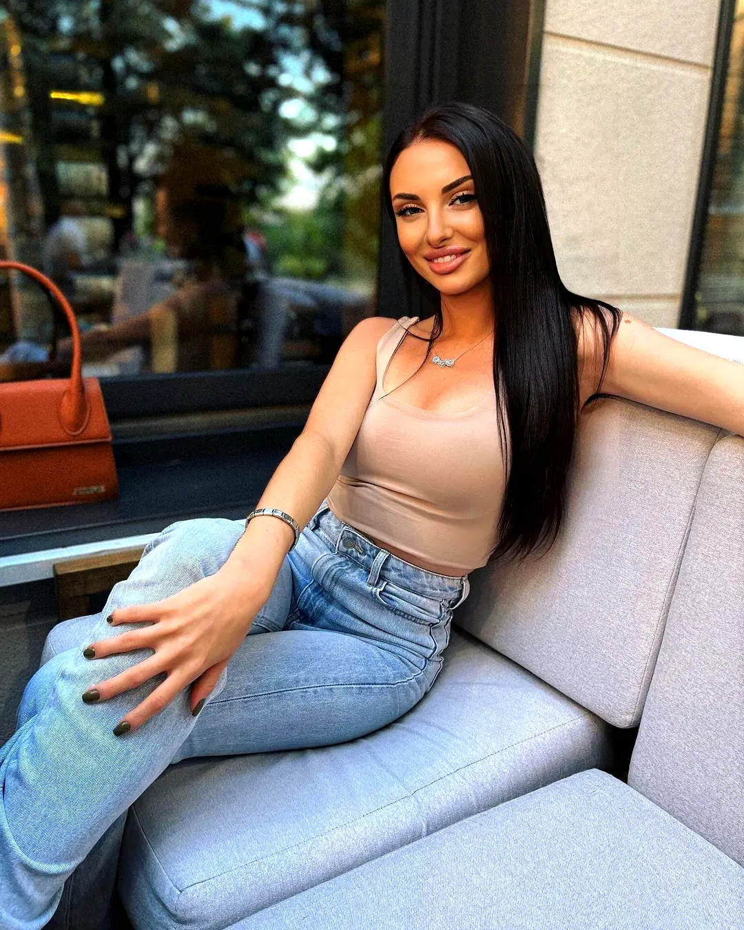 Эскортница Алена, возраст – 27, вес 60, размер груди – 3