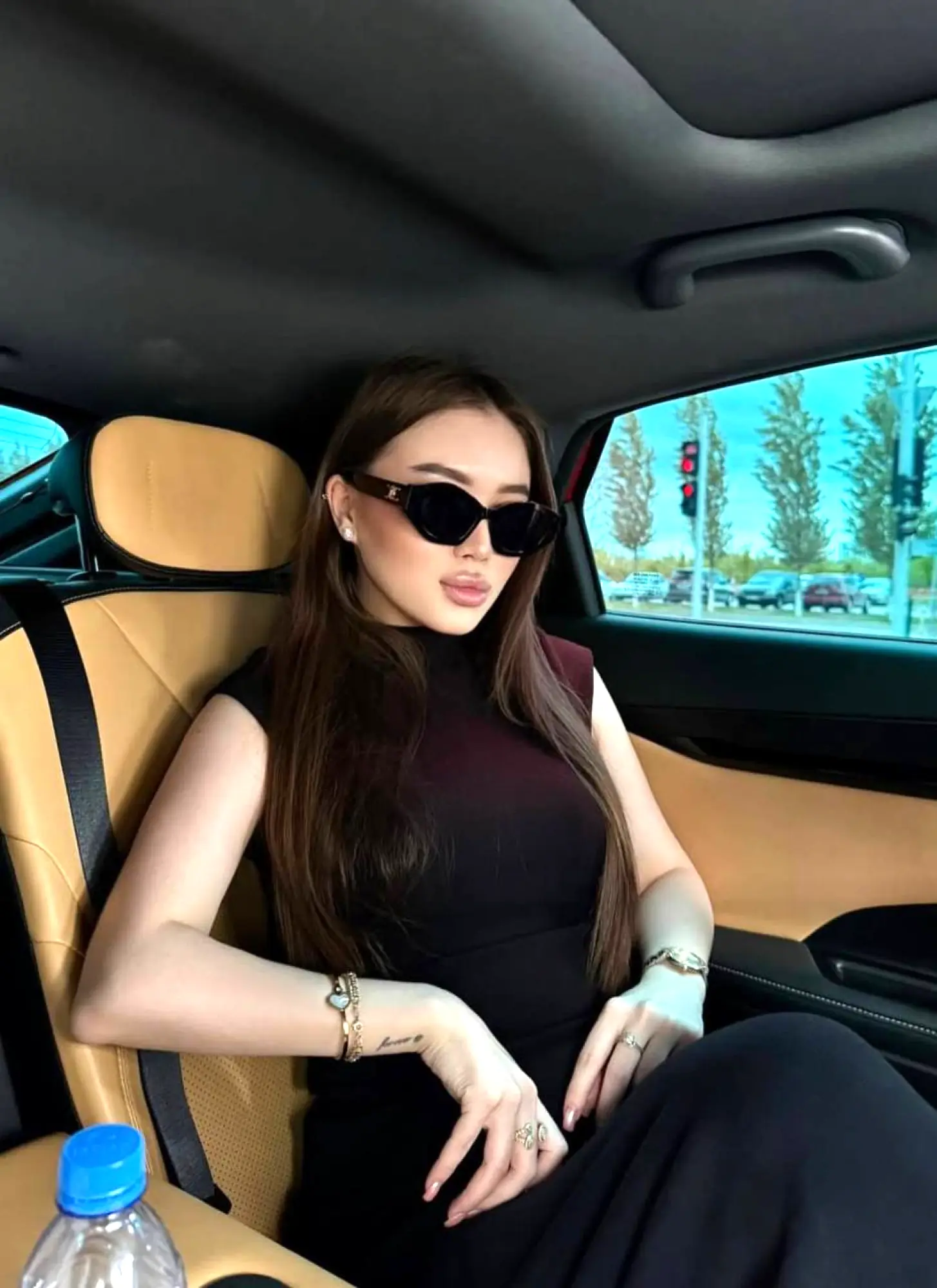 Эскортница Айнур, возраст – 23, вес 50, размер груди – 2