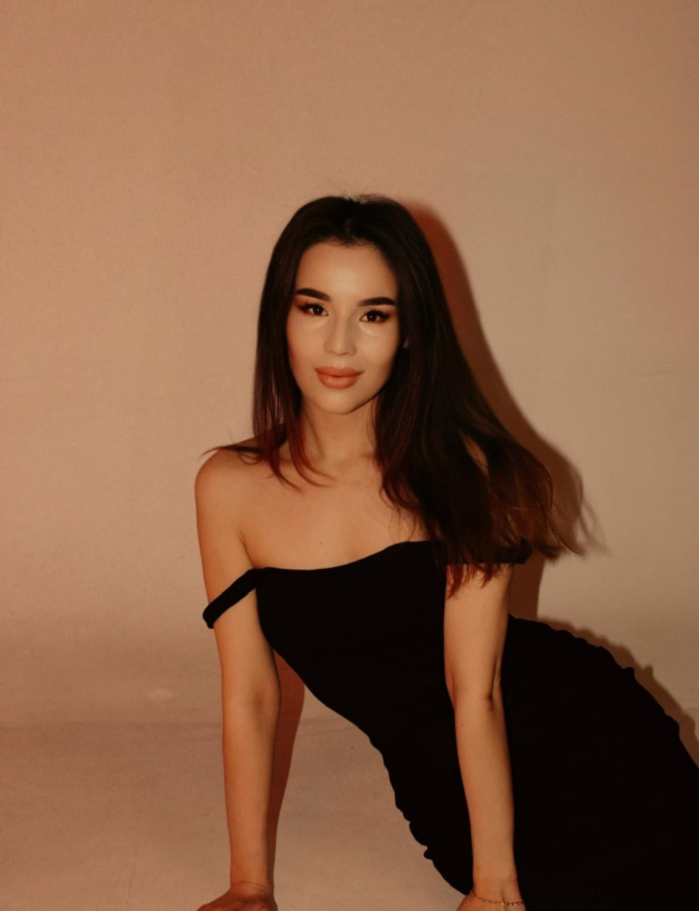 Эскортница Авери, возраст – 25, вес 49, размер груди – 1