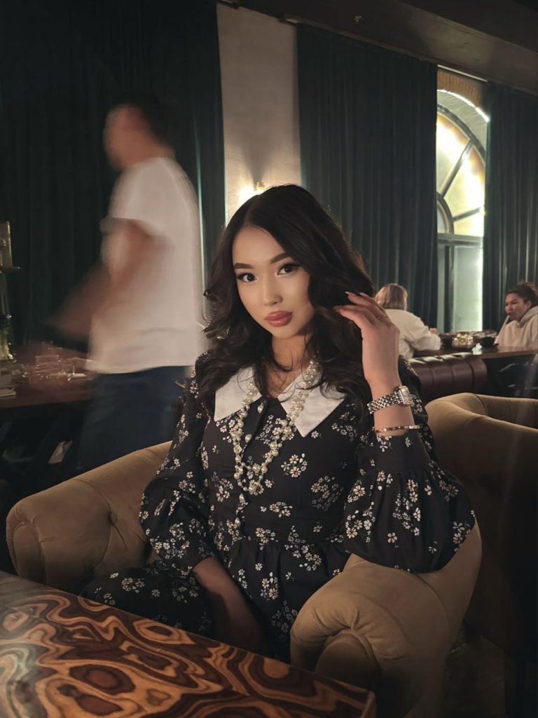 Гулим, возраст 21