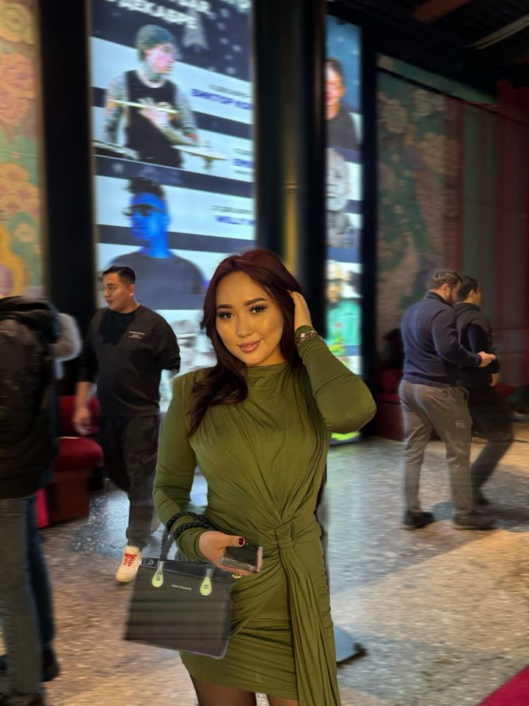 Айдана, возраст 22