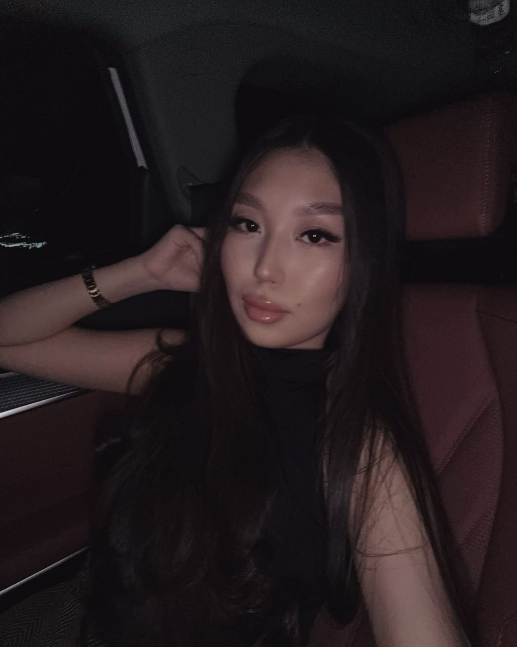 Эскортница Камилла, возраст – 21, вес 50, размер груди – 2