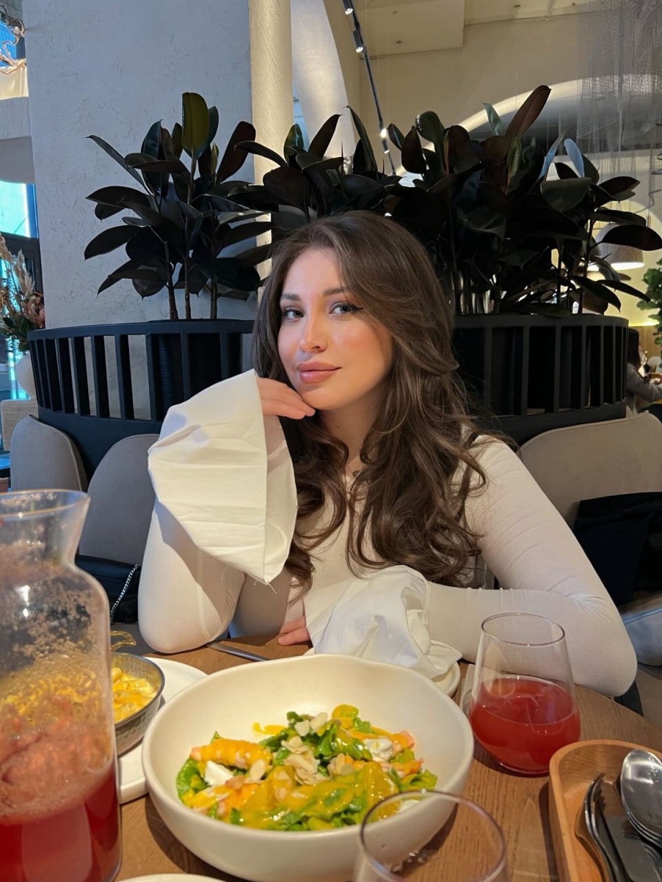 Эскортница Стеф, возраст – 23, вес 80, размер груди – 4