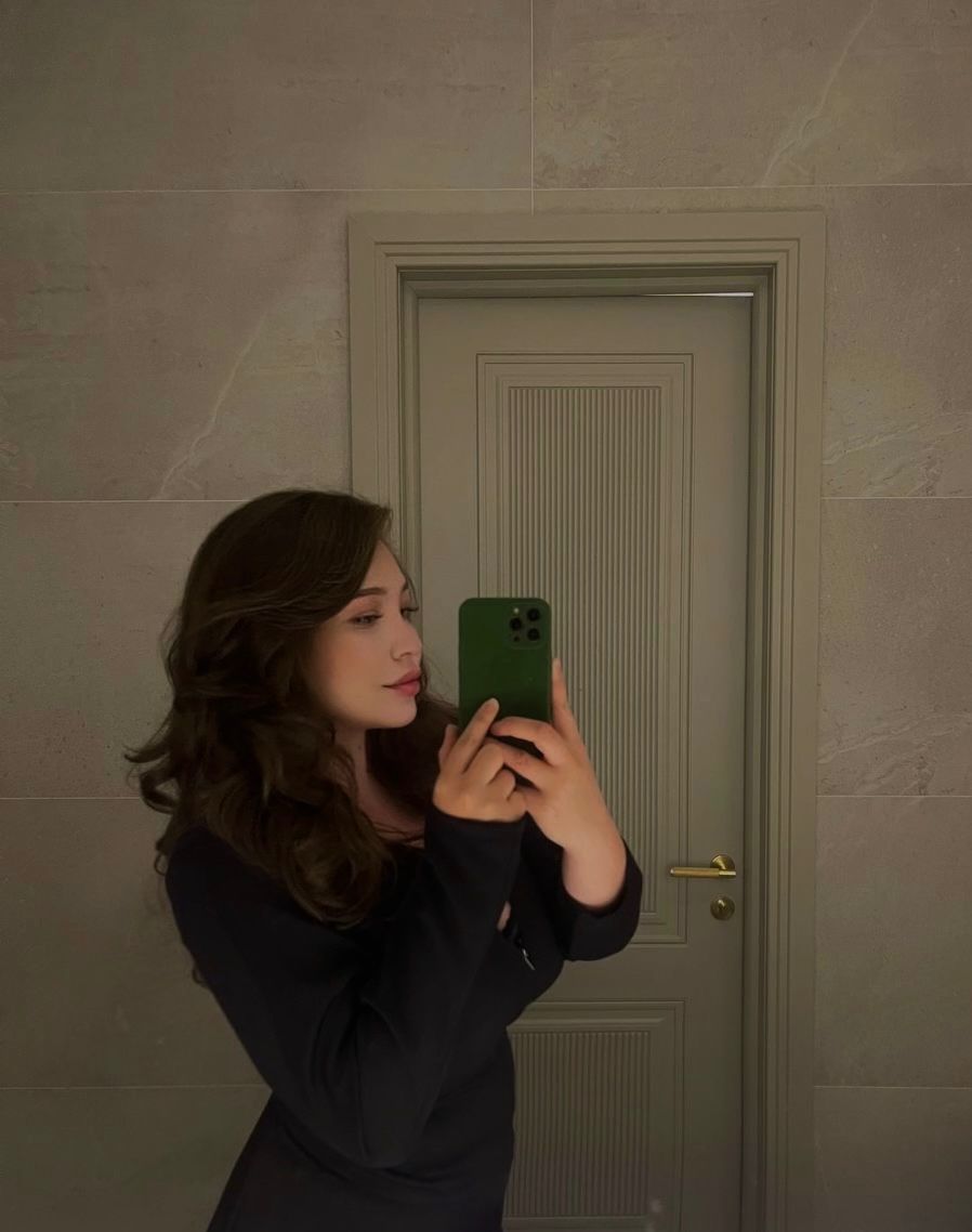 Эскортница Стеф, возраст – 23, вес 80, размер груди – 4