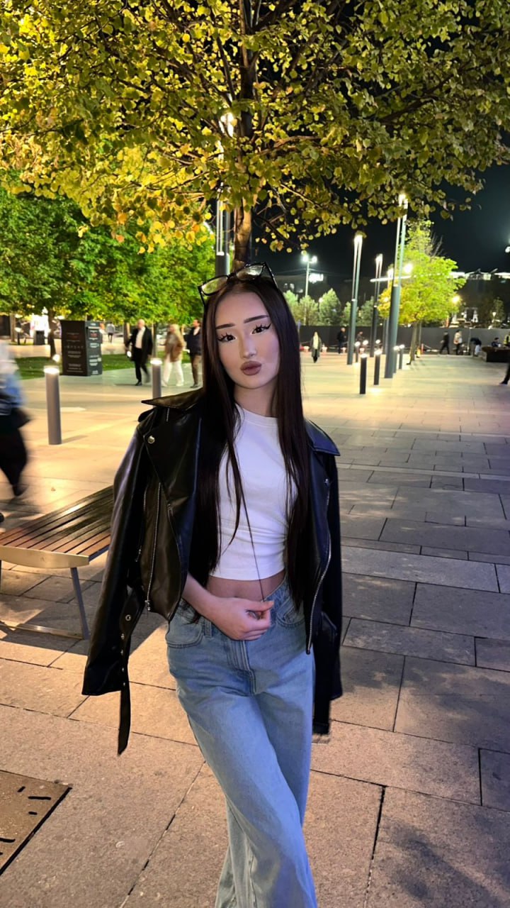 Эскортница Азалия, возраст – 18, вес 45, размер груди – 1