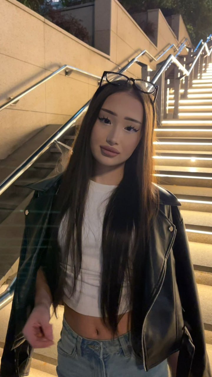 Эскортница Азалия, возраст – 18, вес 45, размер груди – 1