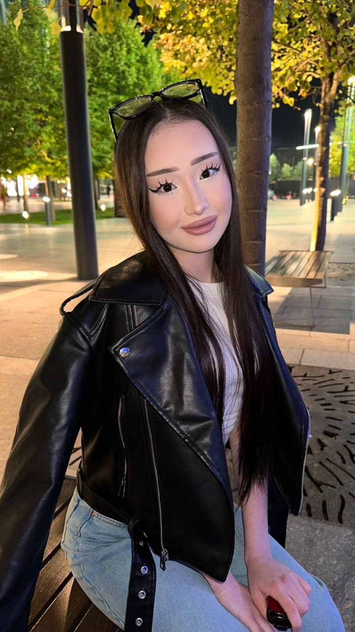 Эскортница Азалия, возраст – 18, вес 45, размер груди – 1