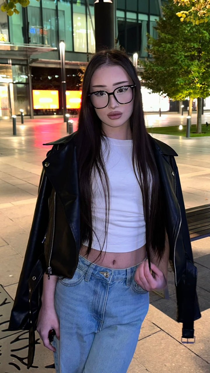 Эскортница Азалия, возраст – 18, вес 45, размер груди – 1