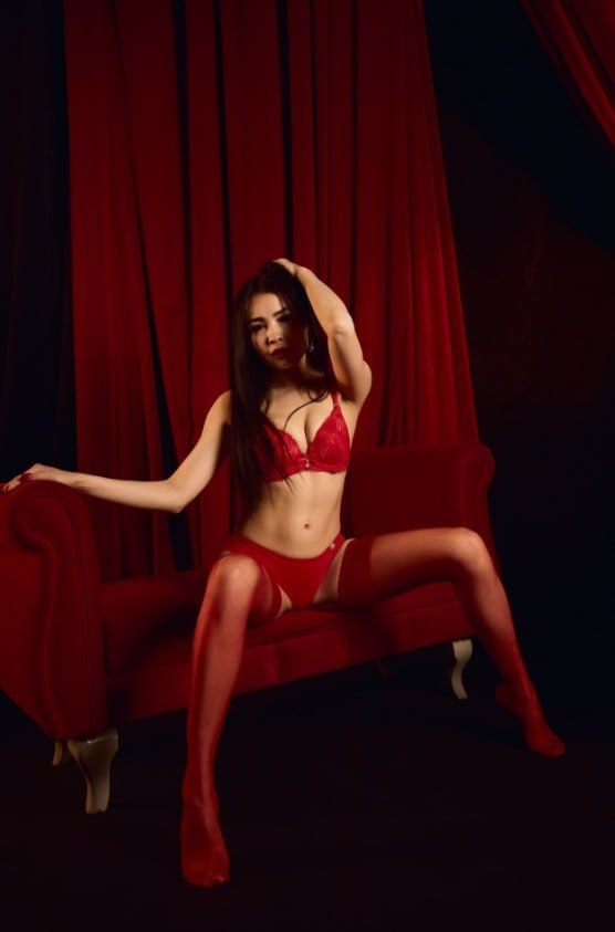 Эскортница Алия, возраст – 23, вес 50, размер груди – 4