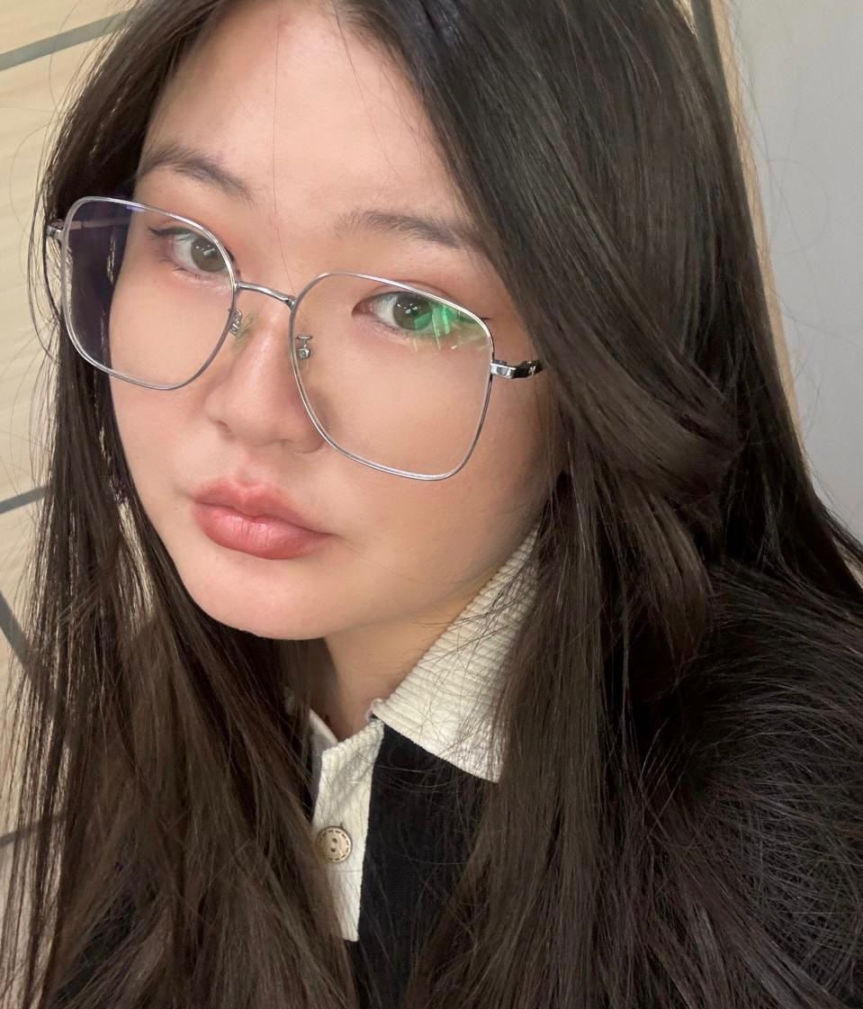 Эскортница Даяна, возраст – 20, вес 92, размер груди – 3