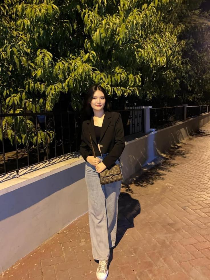 Эскортница Аяна, возраст – 20, вес 165, размер груди – 2