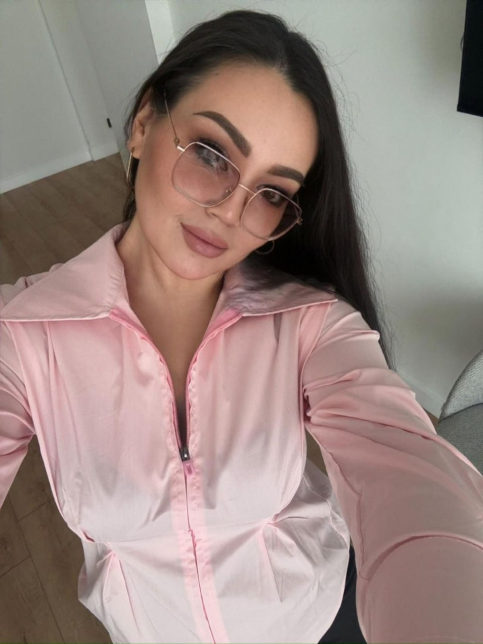 Эскортница Адели, возраст – 32, вес 70, размер груди – 4