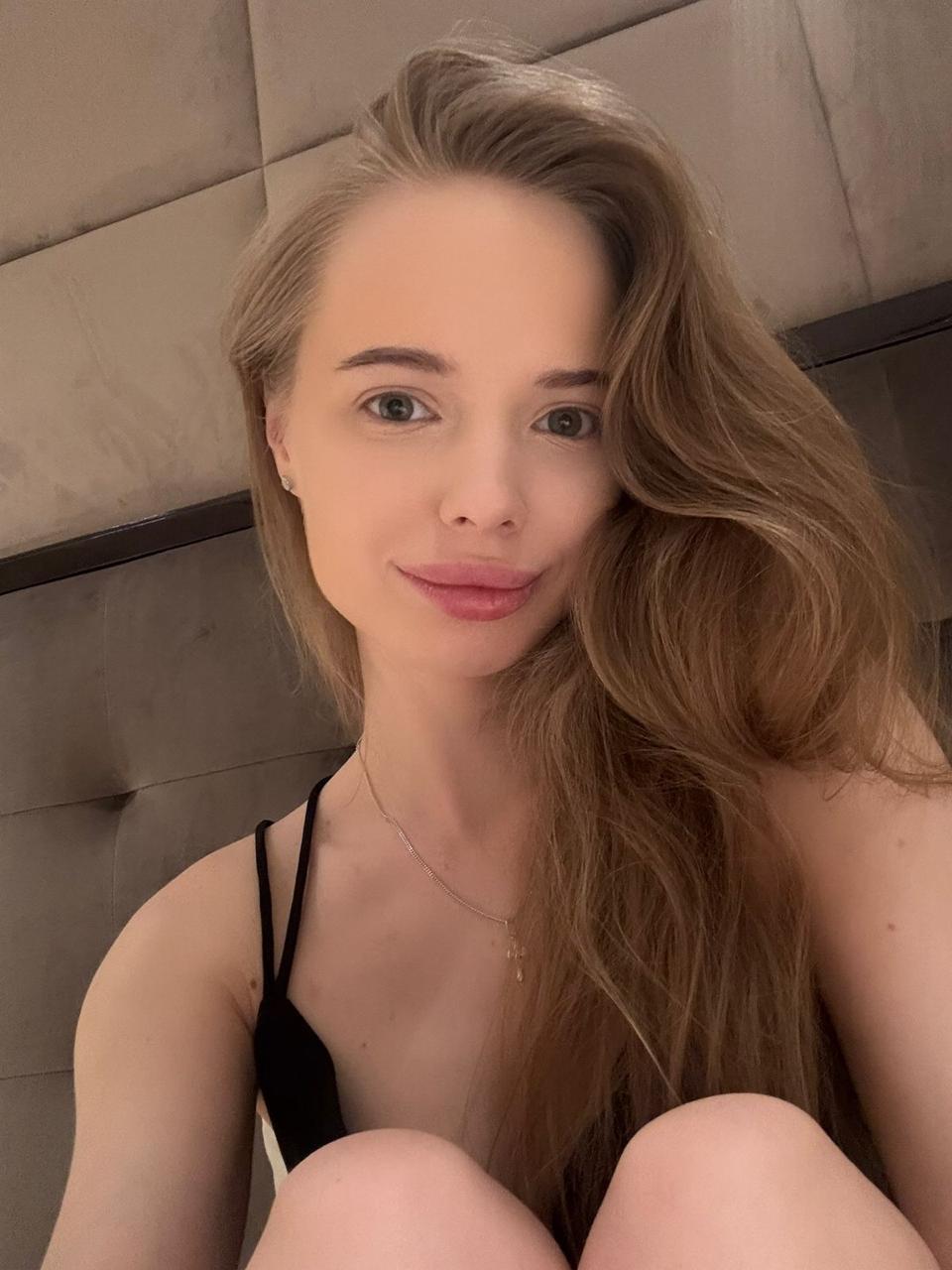 Эскортница Ева, возраст – 25, вес 50, размер груди – 2