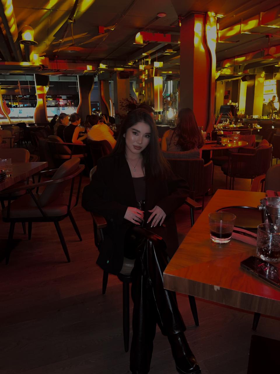 Эскортница Алена, возраст – 20, вес 43, размер груди – 2