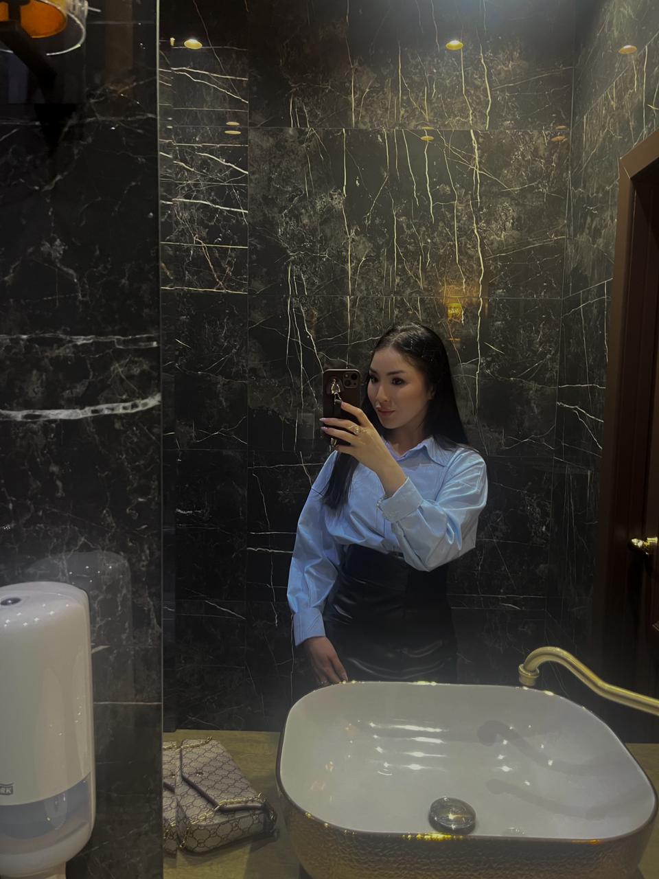 Эскортница Алена, возраст – 20, вес 43, размер груди – 2