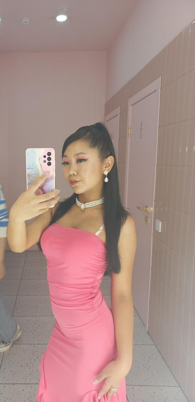 Эскортница Ясмин, возраст – 20, вес 47, размер груди – 2