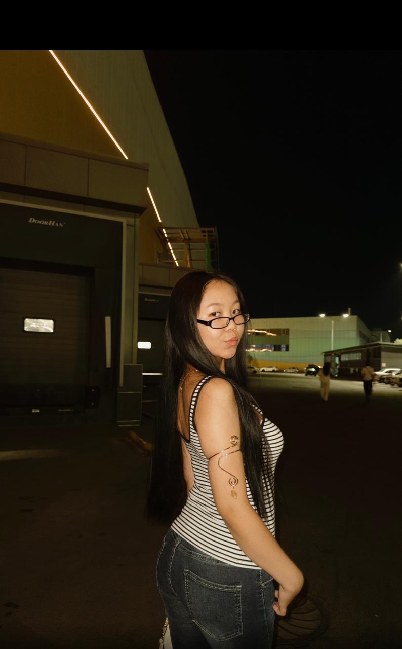 Эскортница Ясмин, возраст – 20, вес 47, размер груди – 2