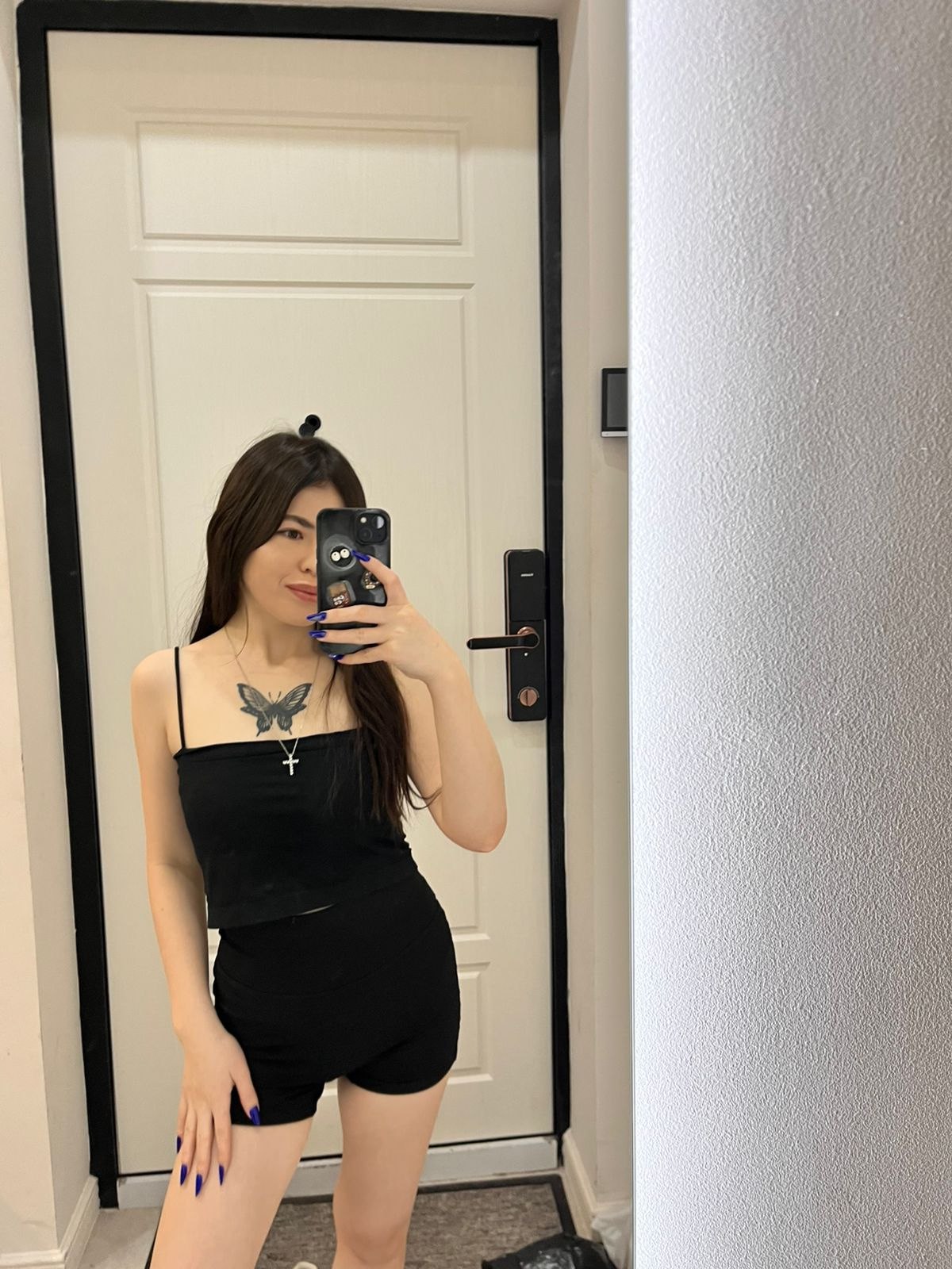 Эскортница Аруна, возраст – 24, вес 40, размер груди – 2