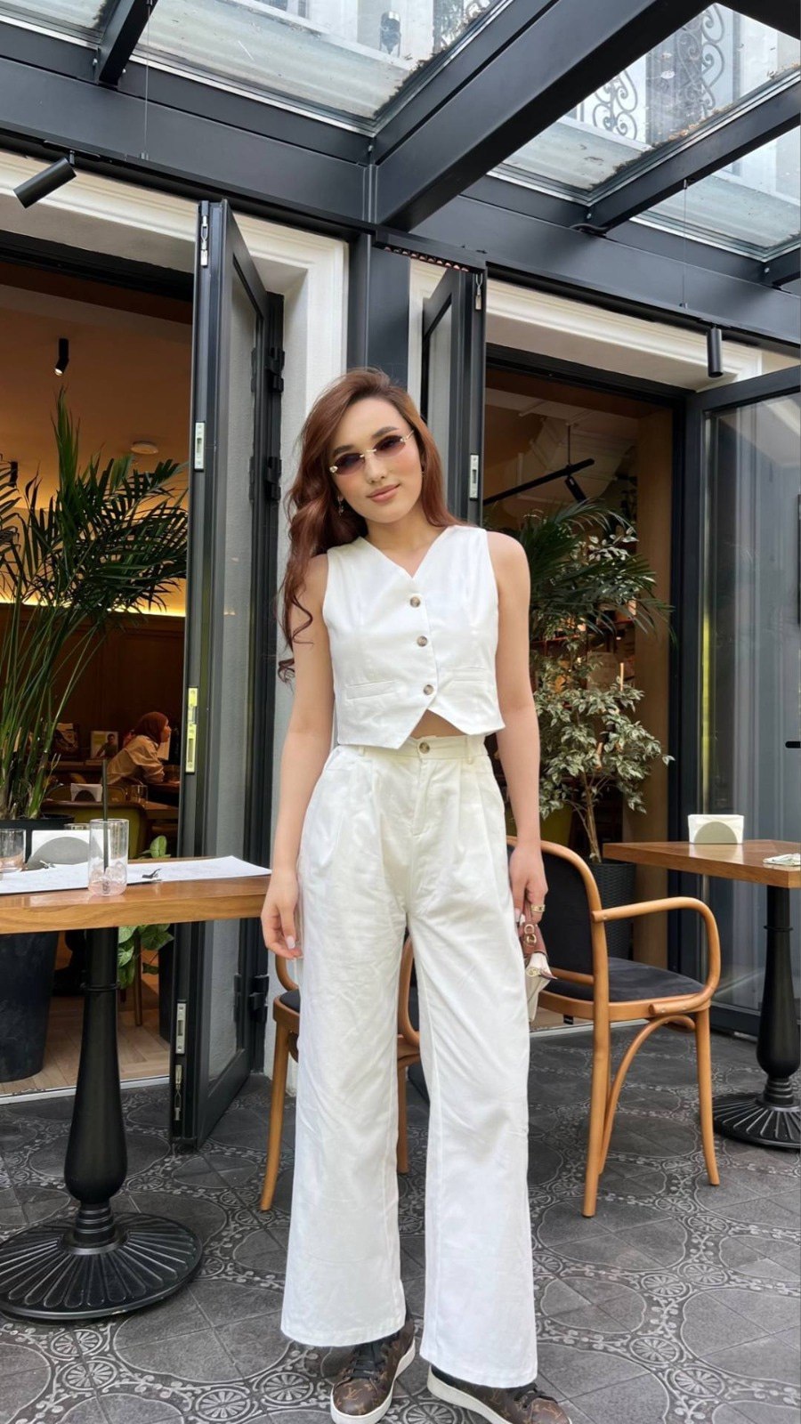 Эскортница Мадина, возраст – 22, вес 50, размер груди – 2