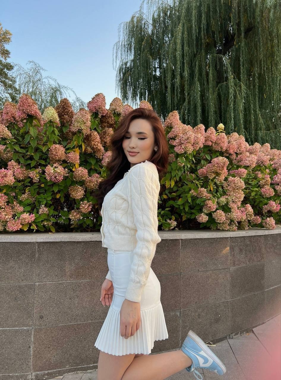 Эскортница Мадина, возраст – 22, вес 50, размер груди – 2