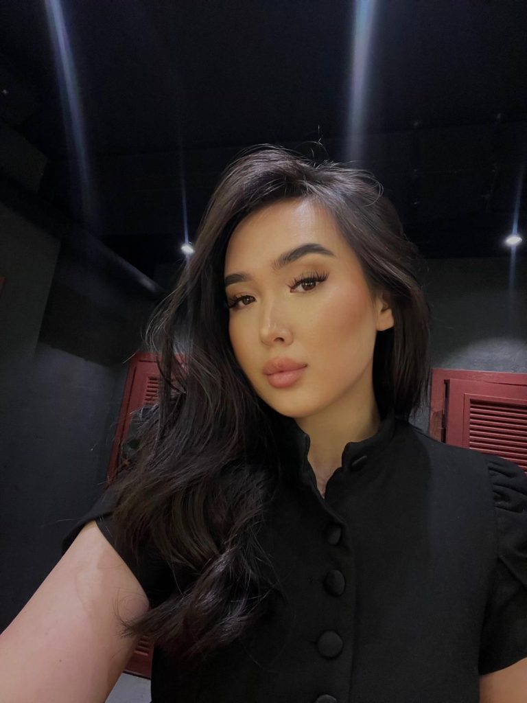 Дана, возраст 20