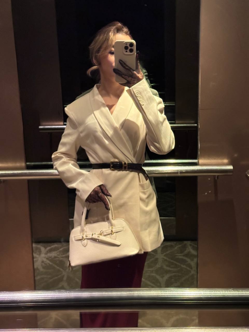 Эскортница Мулан, возраст – 20, вес 45, размер груди – 