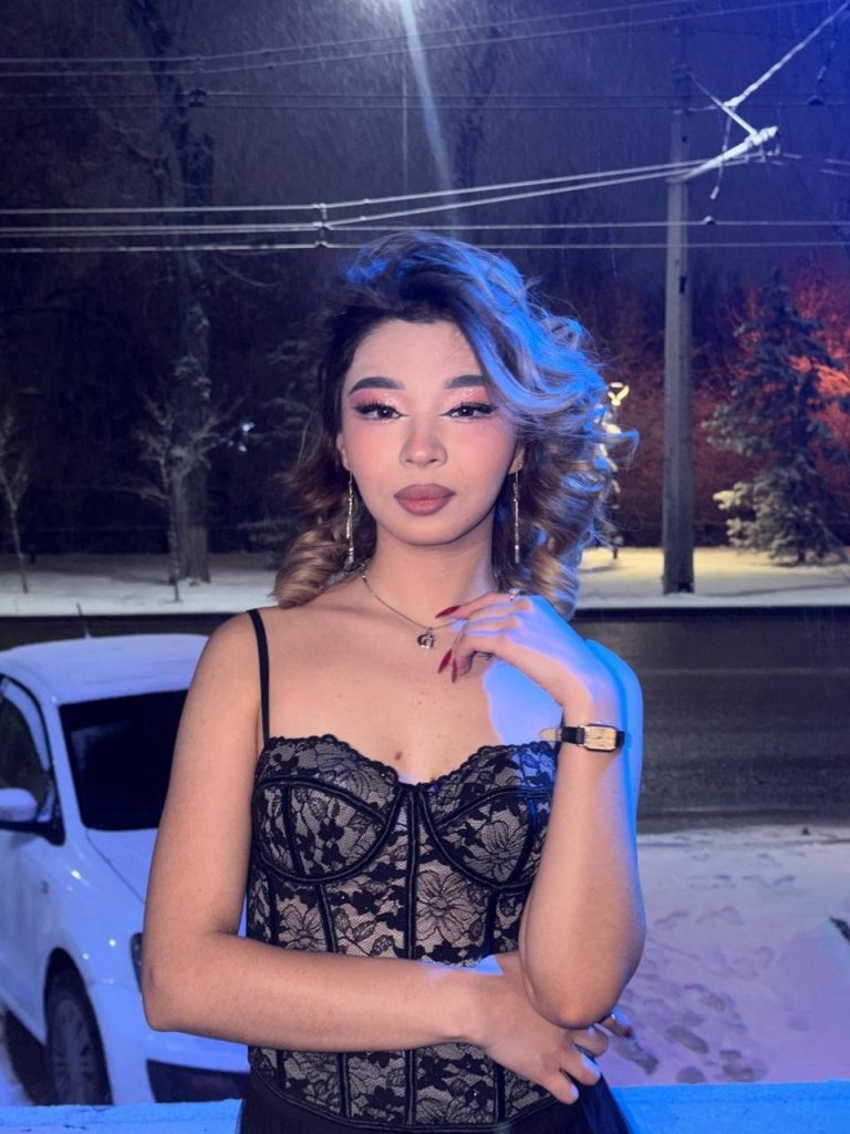 Мулан, возраст 20